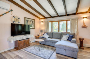 Massachusetts Abode with Deck and Grill Near Beaches!